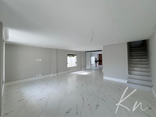 Imagens do imóveis Casa Triplex de Alto Padrão no Recreio dos Bandeirantes