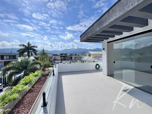 Imagens do imóveis Casa Triplex de Alto Padrão no Recreio dos Bandeirantes