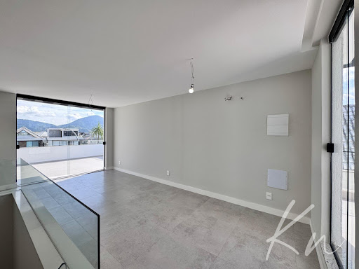 Imagens do imóveis Casa Triplex de Alto Padrão no Recreio dos Bandeirantes