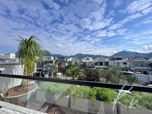 Imagens do imóveis Casa Triplex de Alto Padrão no Recreio dos Bandeirantes