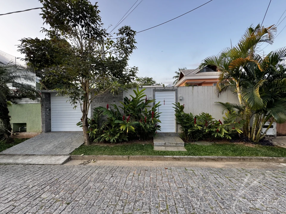 Imagens do imóveis Exclusiva casa pronta para morar no coração do polo gastronômico de Vargem Grande