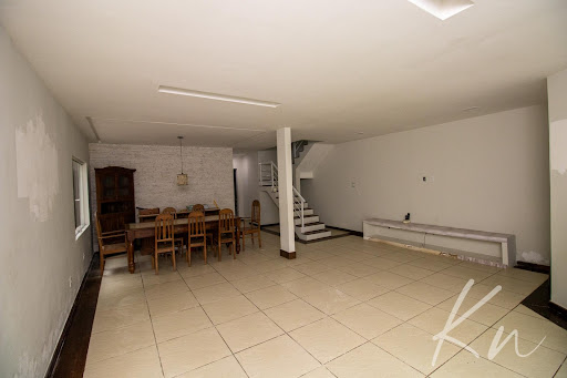 Imagens do imóveis Casa Espaçosa com 4 Dormitórios (3 Suítes), 2 Vagas e 202m² em Vargem Grande