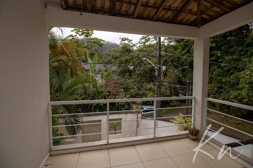 Imagens do imóveis Casa Espaçosa com 4 Dormitórios (3 Suítes), 2 Vagas e 202m² em Vargem Grande