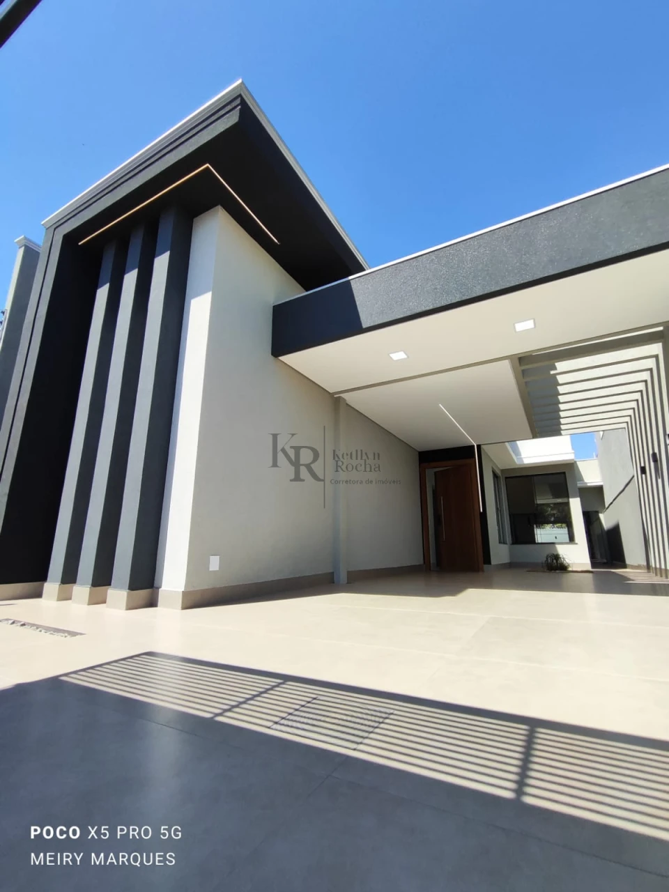 Imagens do imóveis CASA COM TRÊS SUÍTES NO RITA VIEIRA