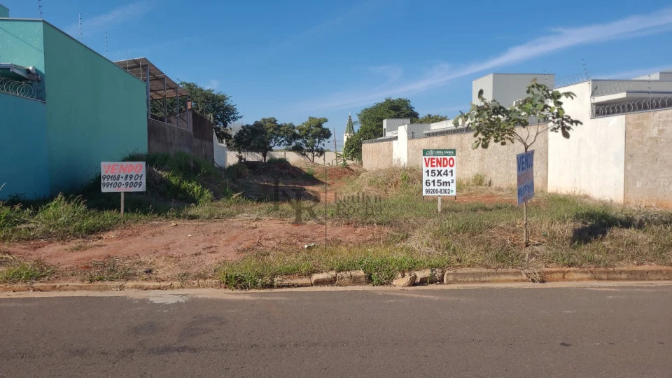 Imagens do imóveis TERRENO AMPLO NO RITA VIEIRA COM 630M²