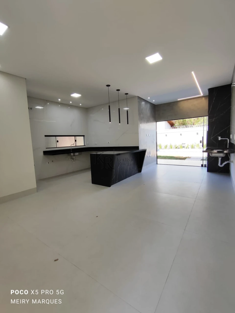 Imagens do imóveis CASA COM TRÊS SUÍTES NO RITA VIEIRA