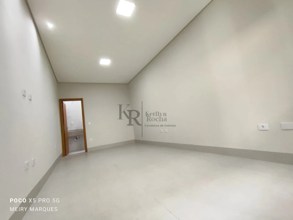 Imagens do imóveis CASA COM TRÊS SUÍTES NO RITA VIEIRA