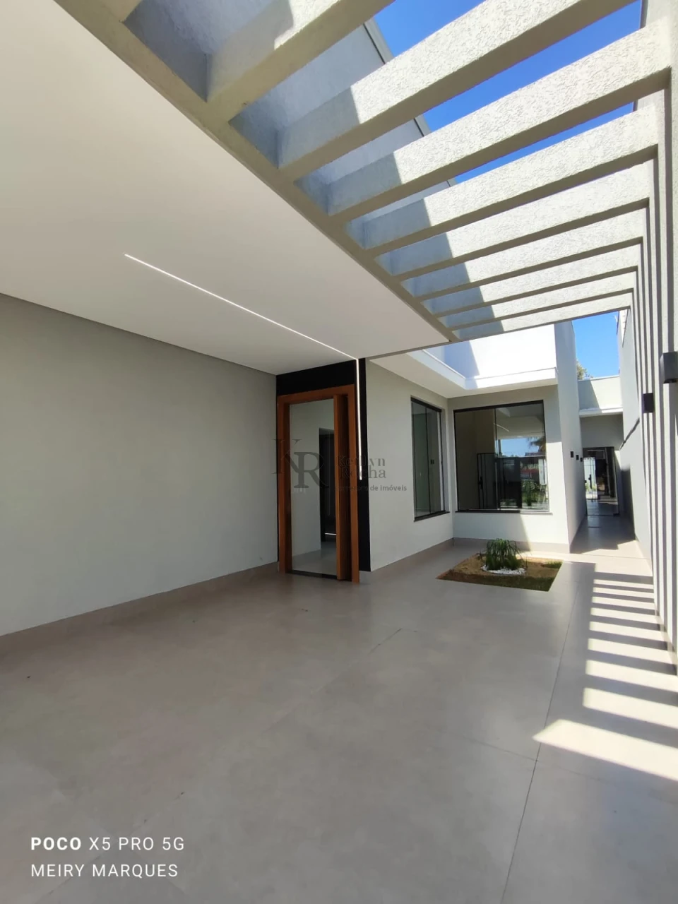Imagens do imóveis CASA COM TRÊS SUÍTES NO RITA VIEIRA