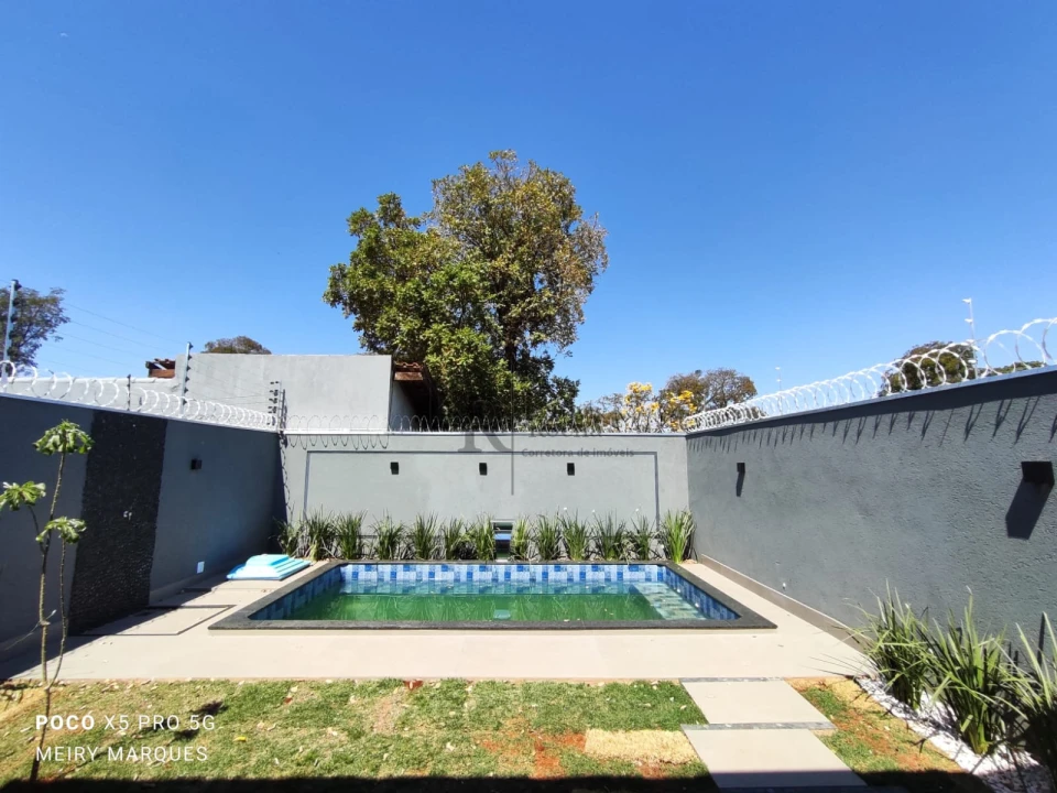 Imagens do imóveis CASA COM TRÊS SUÍTES NO RITA VIEIRA