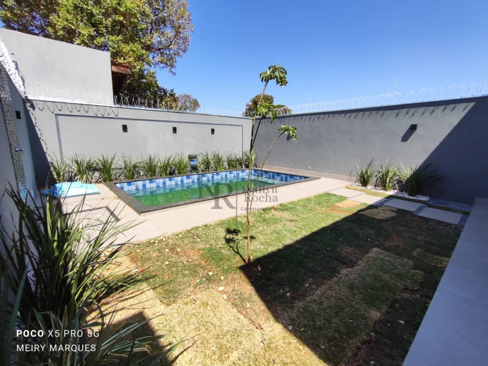 Imagens do imóveis CASA COM TRÊS SUÍTES NO RITA VIEIRA