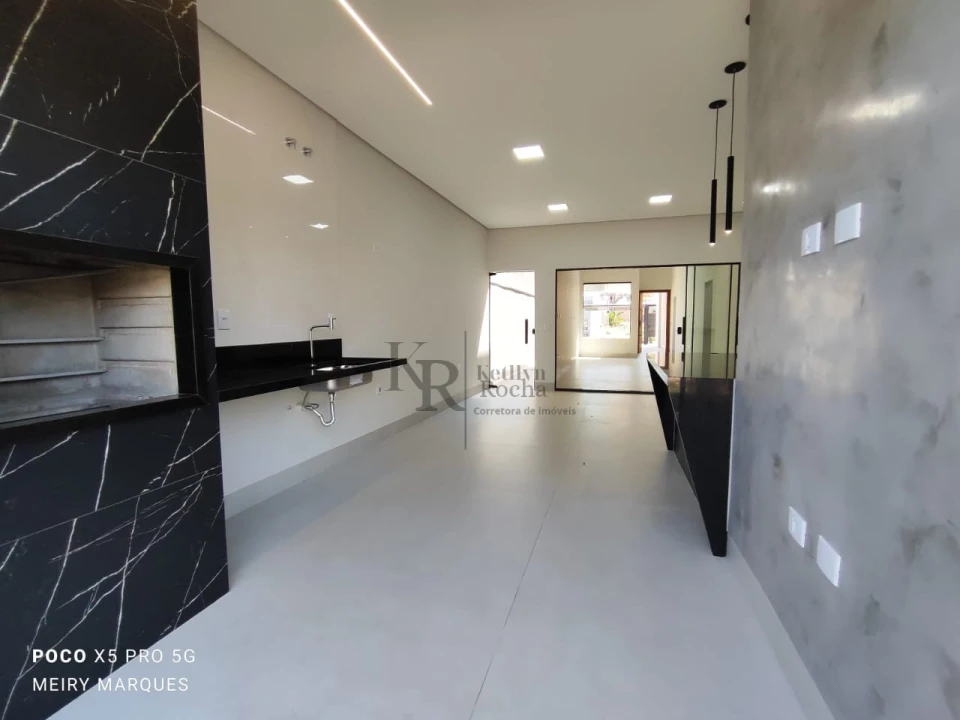 Imagens do imóveis CASA COM TRÊS SUÍTES NO RITA VIEIRA