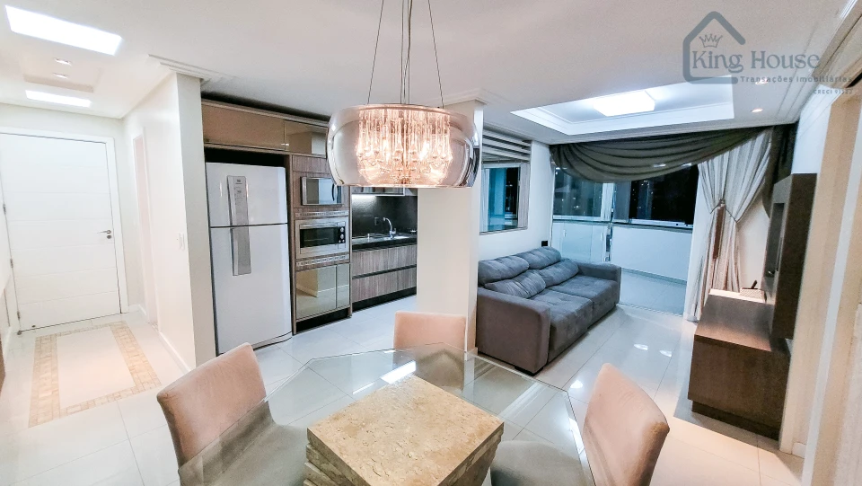 APARTAMENTO MOBILIADO COM 2 SUÍTES, 2 VAGAS DE GARAGEM E SACADA COM CHURRASQUEIRA NA ITOUPAVA SECA – BLUMENAU/SC