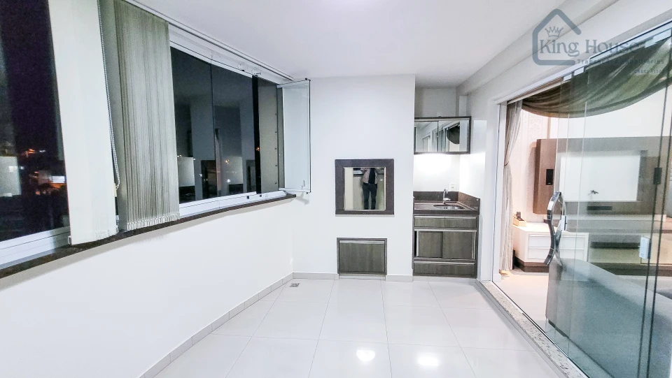 APARTAMENTO MOBILIADO COM 2 SUÍTES, 2 VAGAS DE GARAGEM E SACADA COM CHURRASQUEIRA NA ITOUPAVA SECA – BLUMENAU/SC