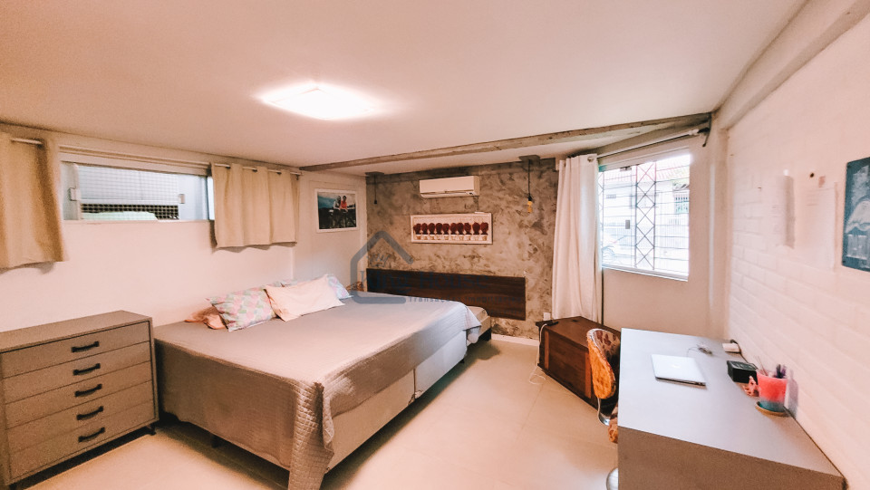 Imagens do imóveis Casa à venda com amplo terreno- Bairro Velha