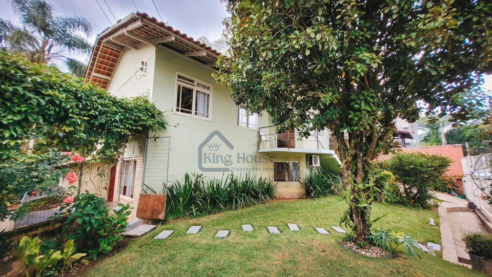 Imagens do imóveis Casa à venda com amplo terreno- Bairro Velha