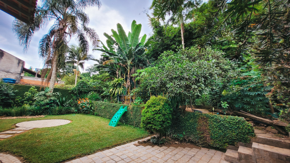 Imagens do imóveis Casa à venda com amplo terreno- Bairro Velha