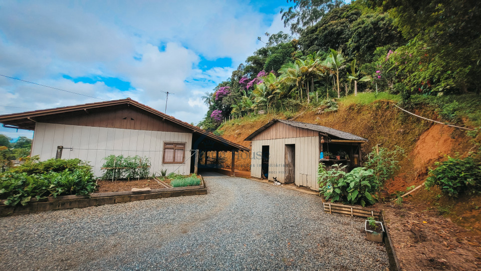 Imagens do imóveis Terreno de 1084 m² à venda na Itoupava Central