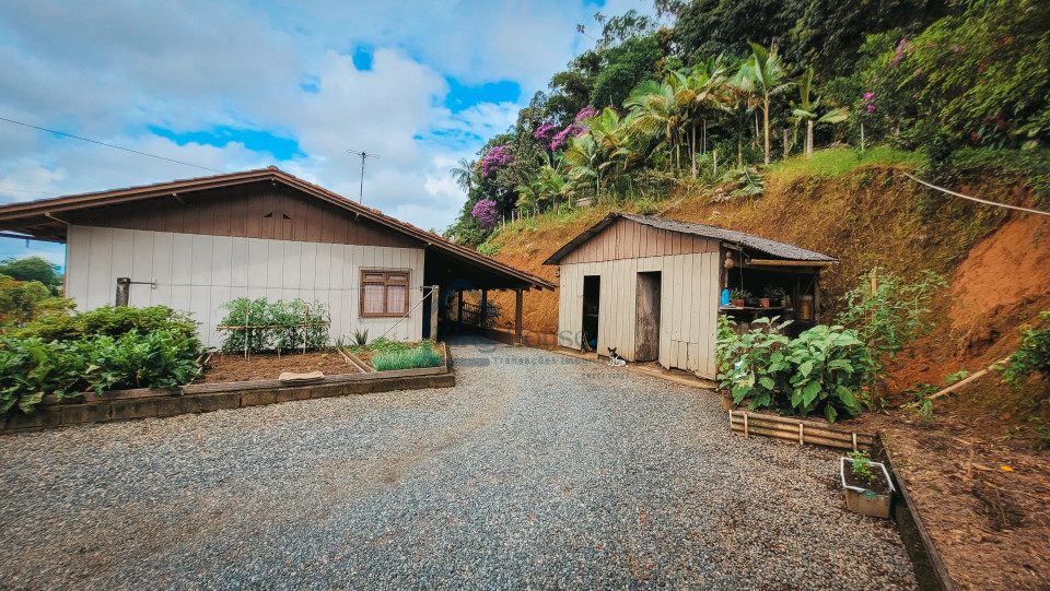 Imagens do imóveis Terreno de 1084 m² à venda na Itoupava Central