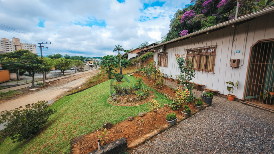 Imagens do imóveis Terreno de 1084 m² à venda na Itoupava Central