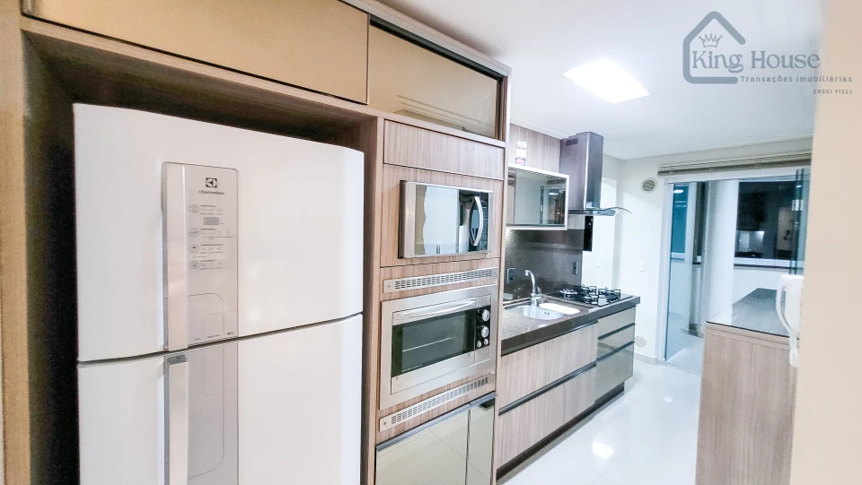 APARTAMENTO MOBILIADO COM 2 SUÍTES, 2 VAGAS DE GARAGEM E SACADA COM CHURRASQUEIRA NA ITOUPAVA SECA – BLUMENAU/SC