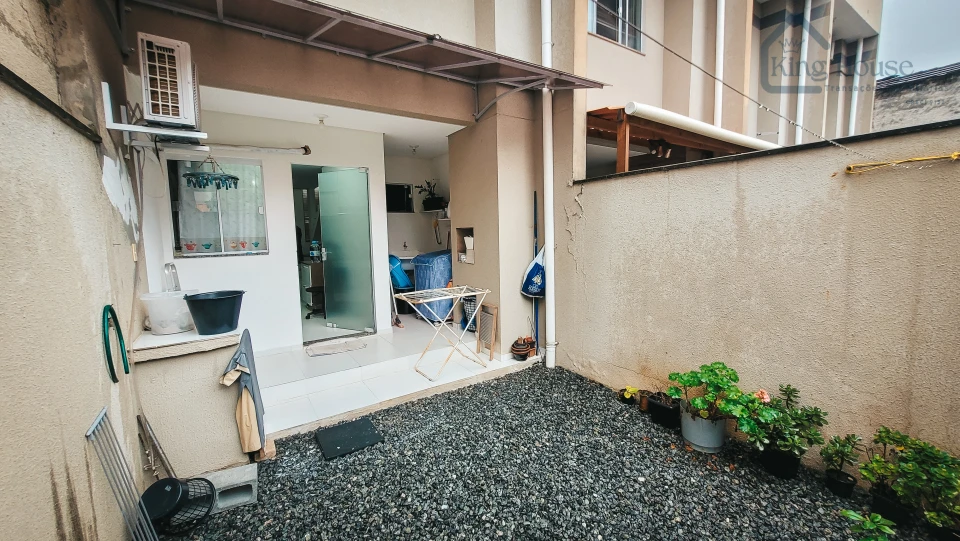 Imagens do imóveis SOBRADO COM 2 DORMITÓRIOS E GARAGEM COBERTA NO BAIRRO ÁGUA VERDE – BLUMENAU/SC