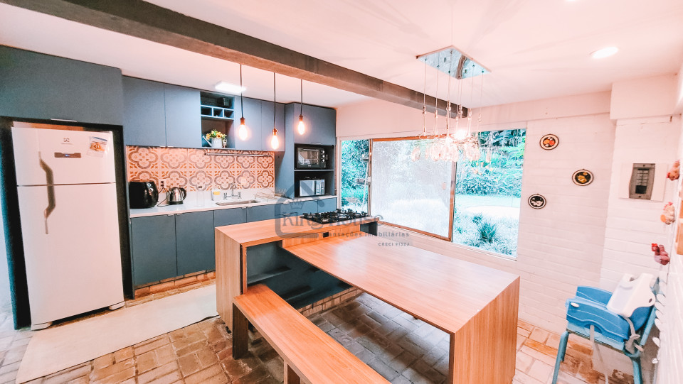 Imagens do imóveis Casa à venda com amplo terreno- Bairro Velha