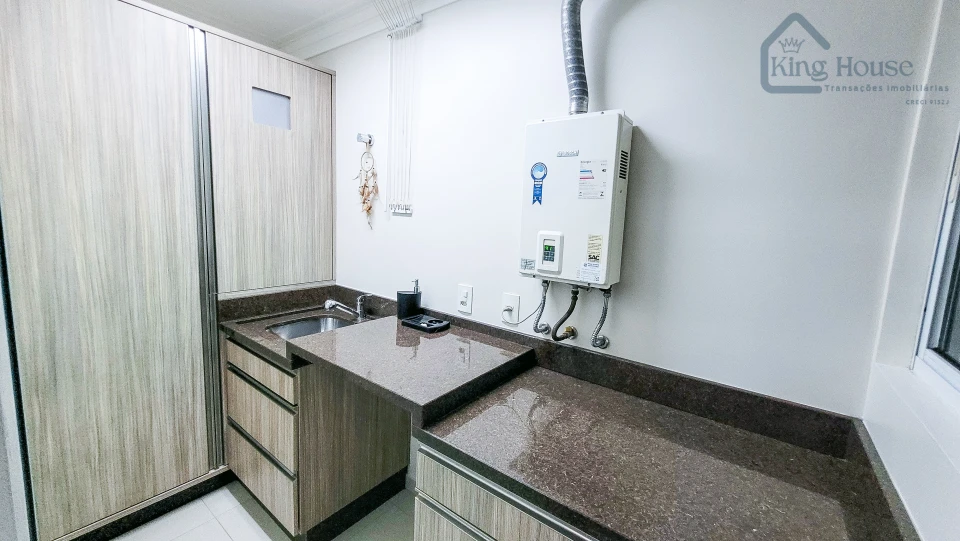 APARTAMENTO MOBILIADO COM 2 SUÍTES, 2 VAGAS DE GARAGEM E SACADA COM CHURRASQUEIRA NA ITOUPAVA SECA – BLUMENAU/SC