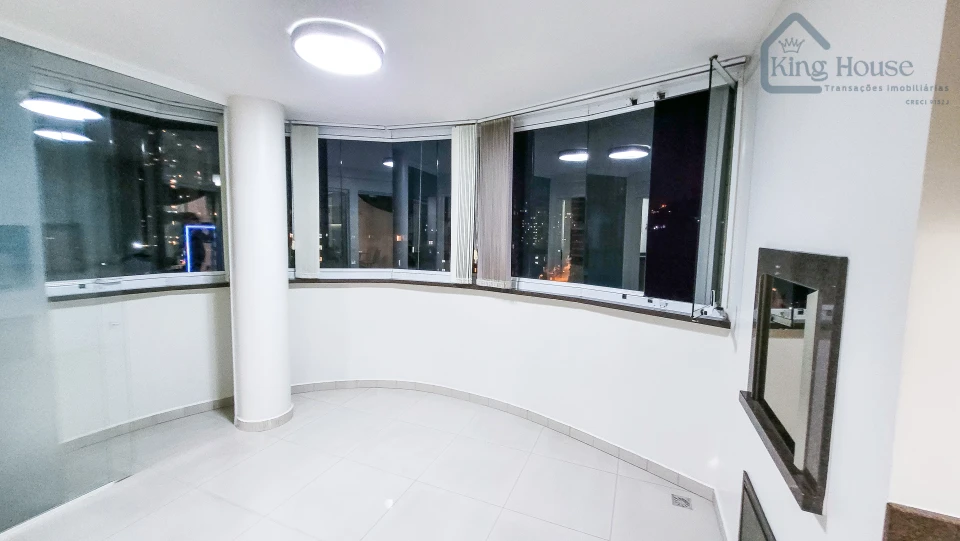APARTAMENTO MOBILIADO COM 2 SUÍTES, 2 VAGAS DE GARAGEM E SACADA COM CHURRASQUEIRA NA ITOUPAVA SECA – BLUMENAU/SC