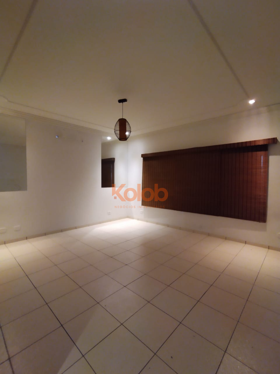 Imagens do imóveis Casa com quatro Quartos no Jardim Paraiso.