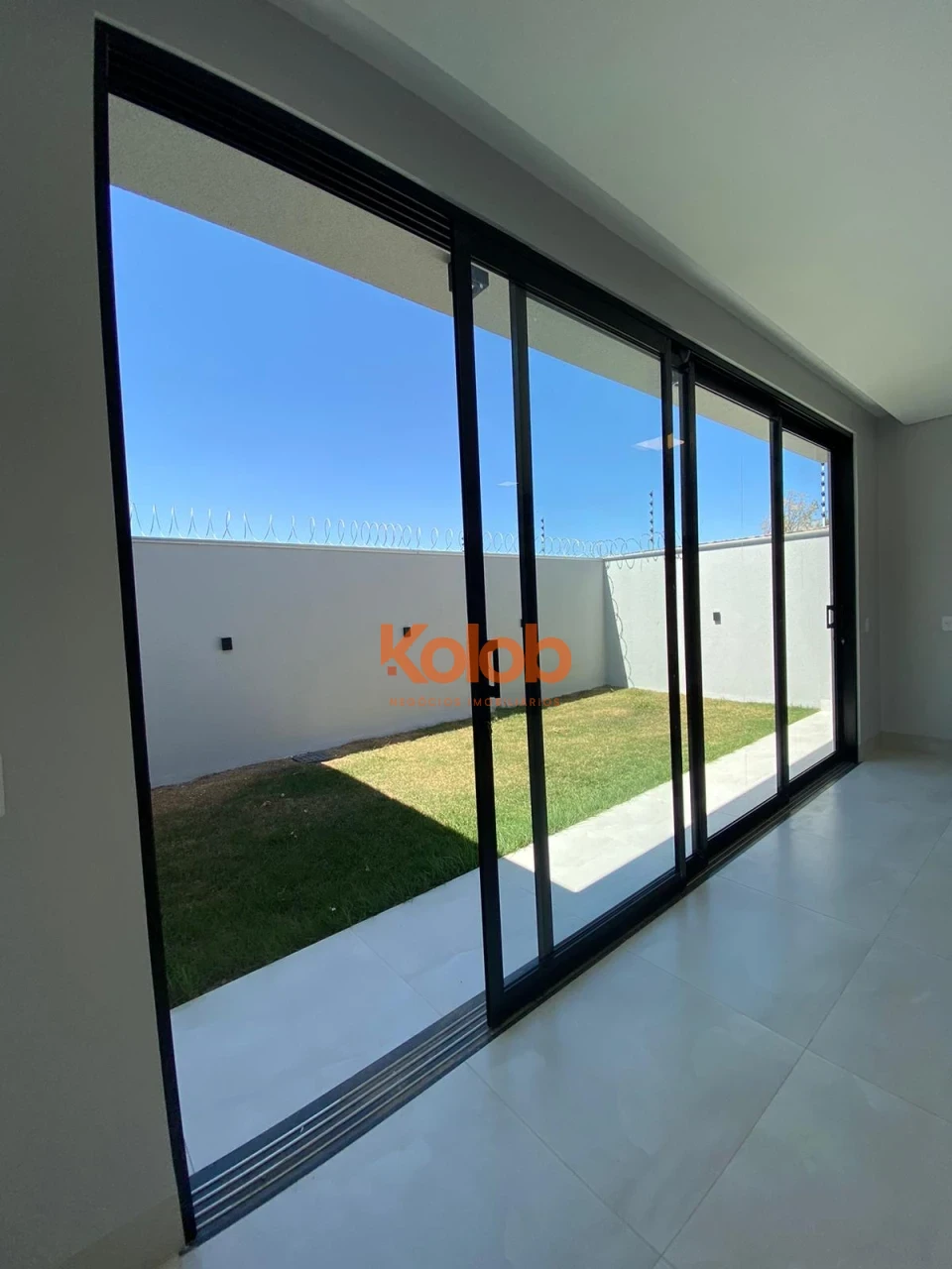 Imagens do imóveis Casa à venda no Residencial Curitiba em Sinop — 3 dormitórios, área gourmet e espaço para piscina