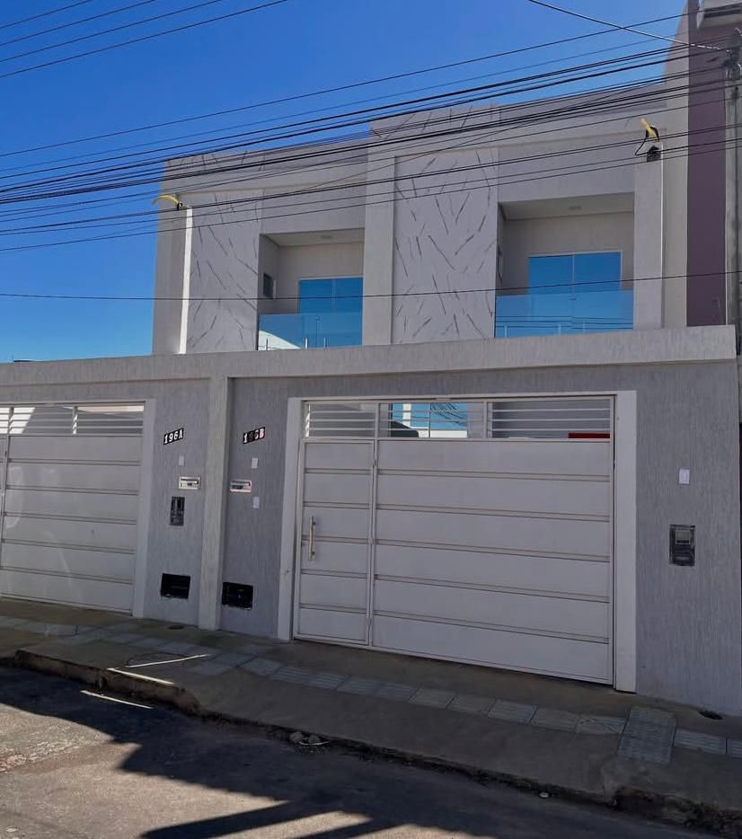Casa duplex de 3 quartos sendo 1 suíte com varanda pertinho do shopping à venda, Felícia, Vitória da Conquista, BA - Felícia, Vitória da Conquista