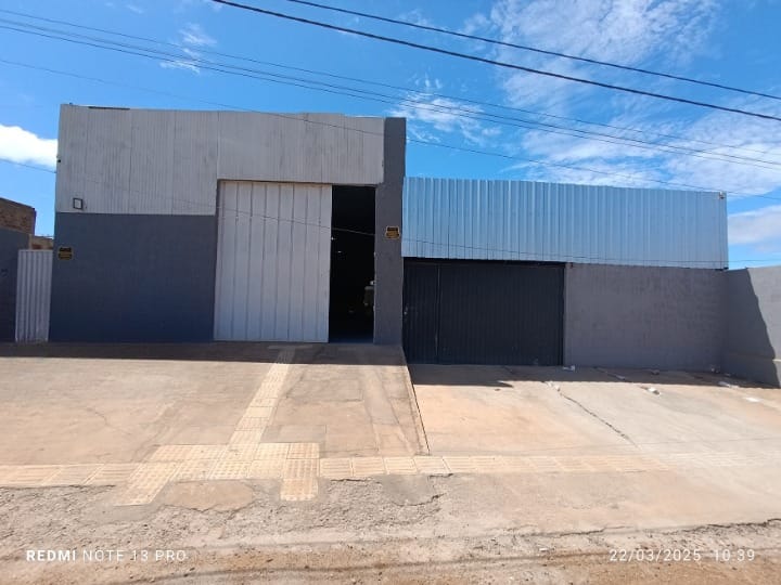 2 Galpões juntos para locação/venda no Primavera dentro do do anel viário, galpão com 450 m² construída e terreno de 540 m² possui um pátio cober - Primavera, Vitória da Conquista