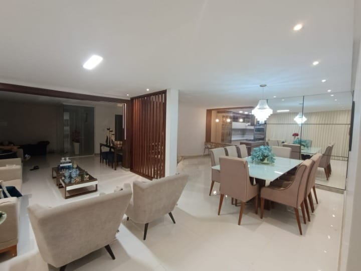 Casa com 5 quartos sendo 3 suítes, área gourmet com jacuzzi, piscina aquecida, em Bairro Boa Vista, Vitória da Conquista, BA - Boa Vista, Vitória da Conquista