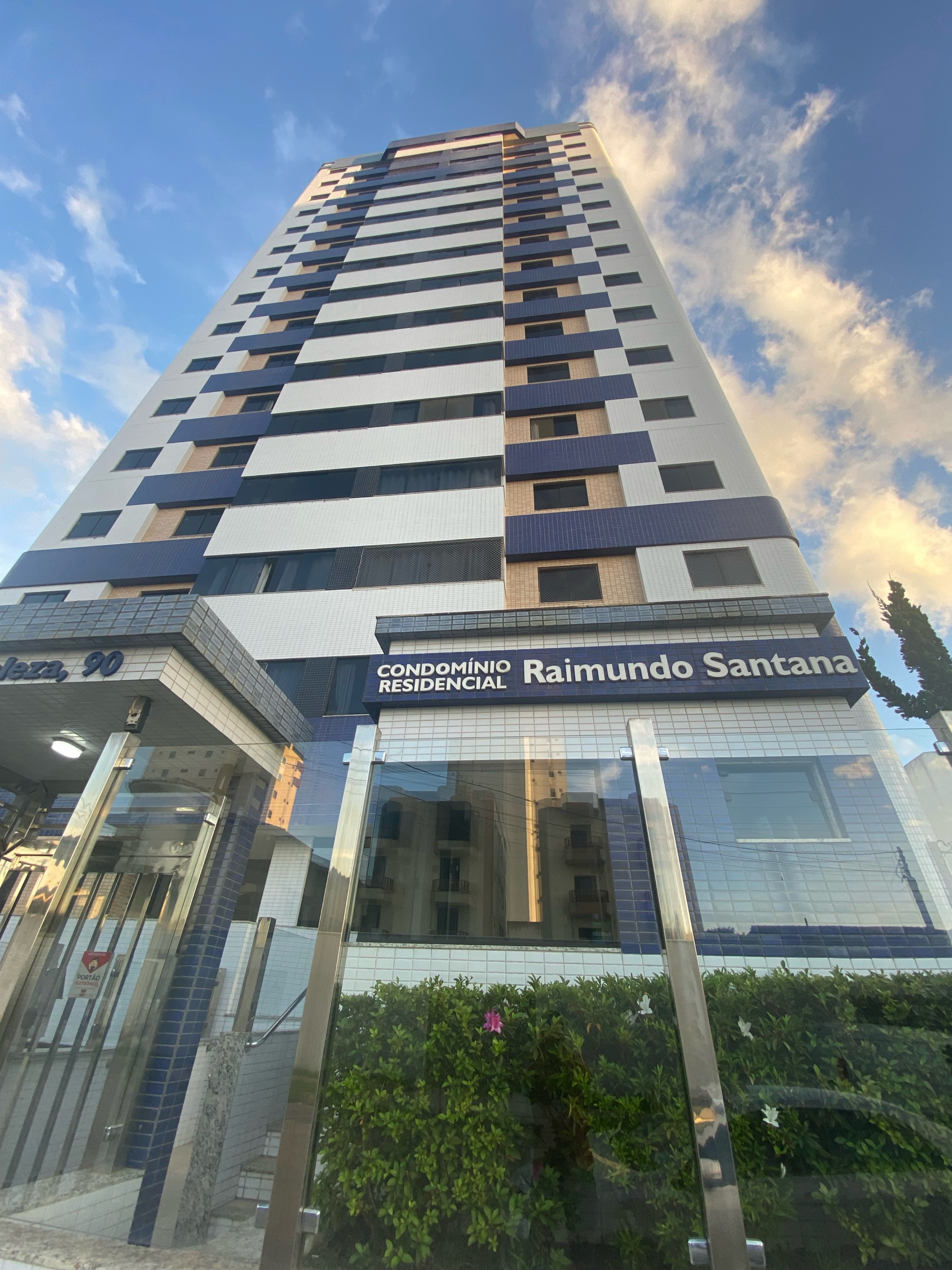 Excelente Apartamento no Residencial Raimundo Santana, 3 quartos com suíte e 2 vagas de garagem à Venda, Candeias, Vitória da Conquista, BA - Candeias, Vitória da Conquista