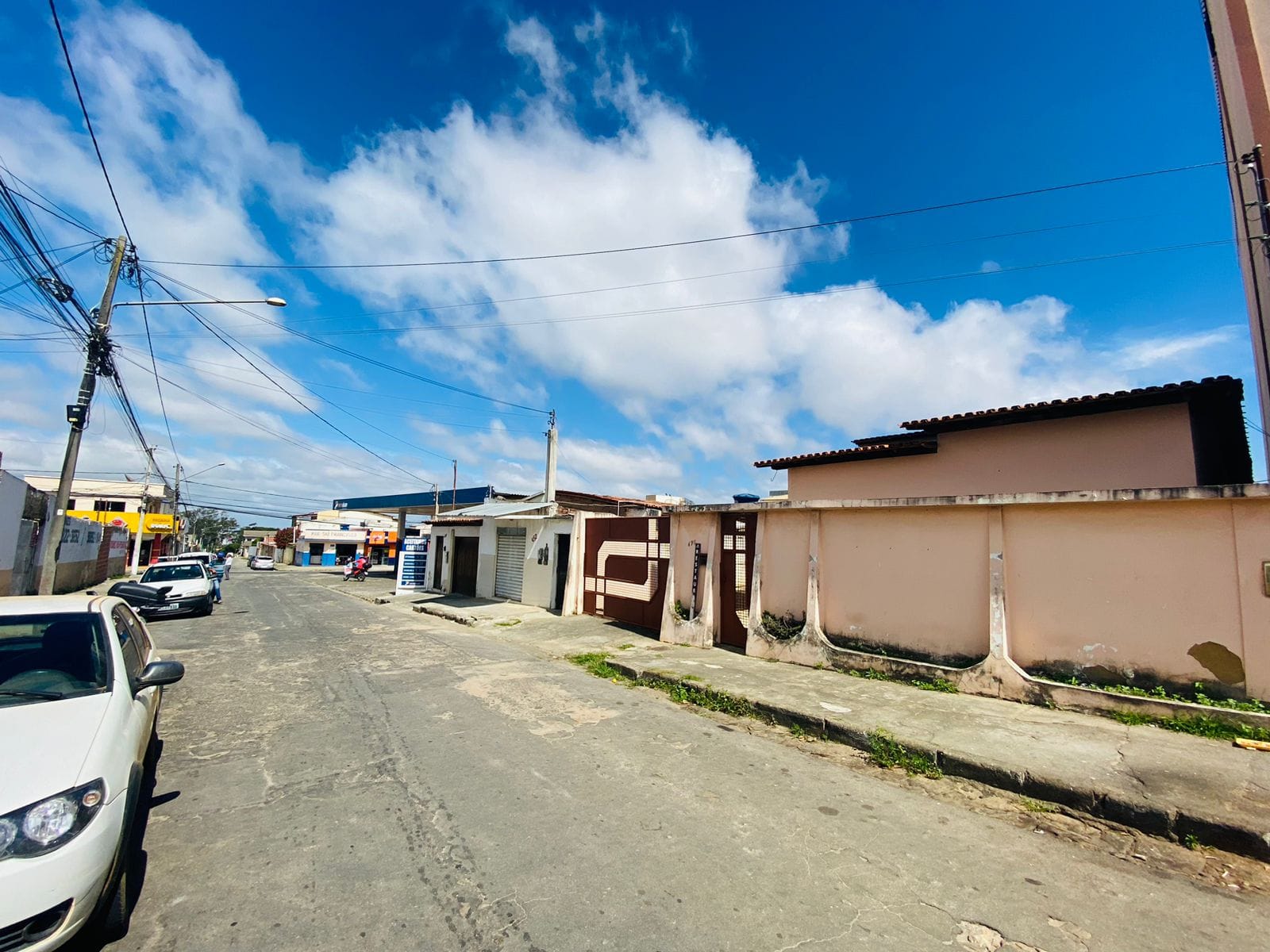 Casa à venda, com 408M² de terreno na área comercial do bairro Alto Maron, Vitória da Conquista, BA - foto 1