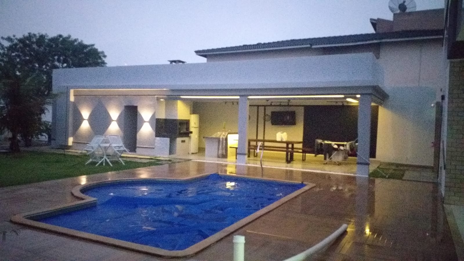 Casa com dois pavimentos , alto padrão , 3 suítes, 3 salas, piscina, área gourmet no Alto da Boa Vista em Vitória da Conquista, BA. - Boa Vista, Vitória da Conquista