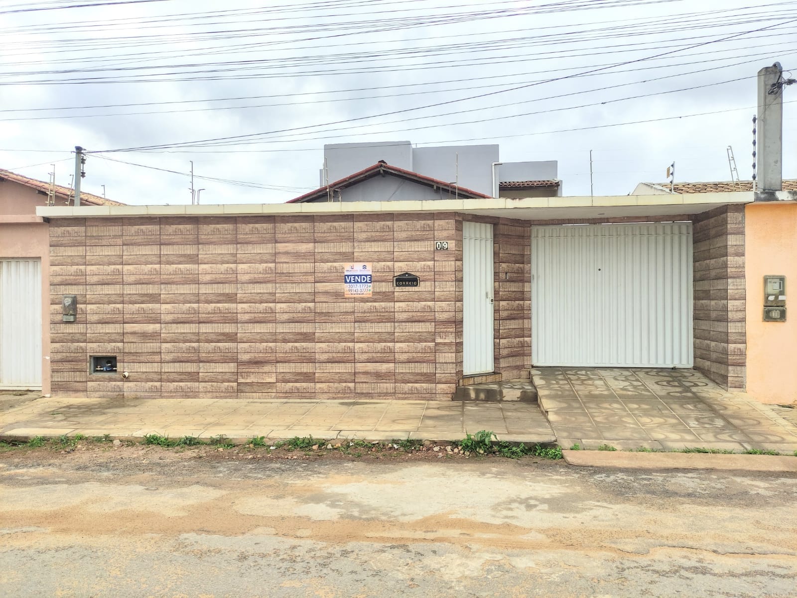 Casa Duplex (solta) com 5/4 sendo 1 suíte, com garagem para 4 carros no Bairro Felícia na região do Shopping Conquista Sul  Vitória da Conquista - Felícia, Vitória da Conquista