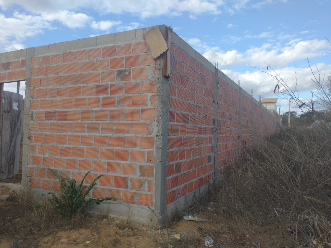 Terreno de 360 m² no Alto das Araras ao lado do Jardim candeias à venda, Candeias, Vitória da Conquista, BA - Candeias, Vitória da Conquista