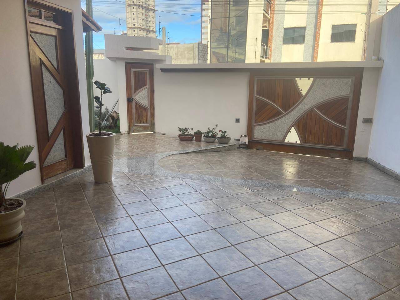 Excelente casa , locação para fins comerciais em região privilegiada, bairro Recreio, Vitória da Conquista, BA - foto 1