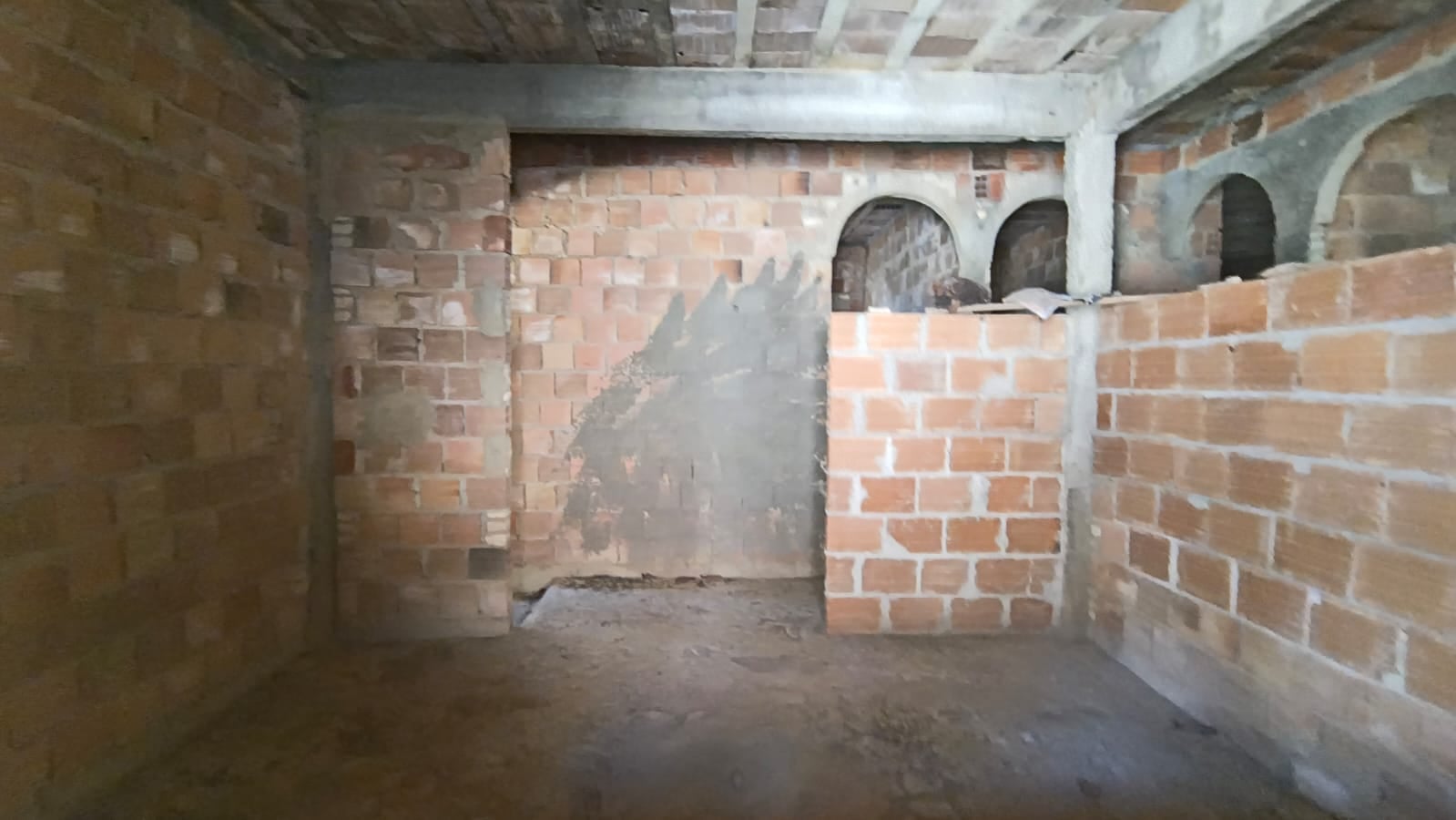 OPORTUNIDADE - Terreno de 1.000m² contendo uma casa de aprox. 140mts em fase de construção, situado no Alto do Boa Vista em Vitória da Conquista- - foto 10