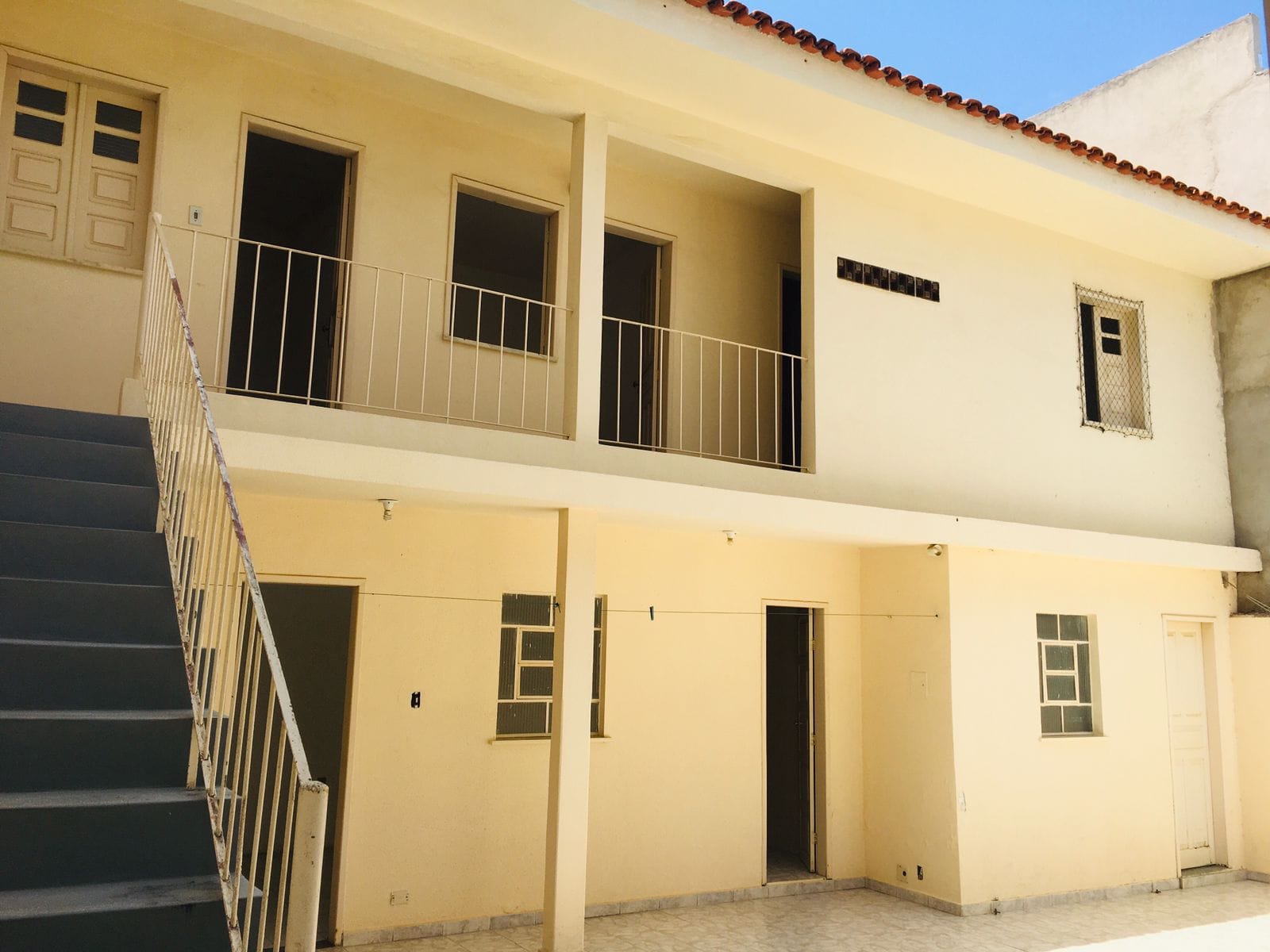 Casa  bastante ampla com terreno de 320 m² e 327.80 m² de área construída em ótima localização no Bairro Recreio em rua de fluxo grande de carros - foto 11