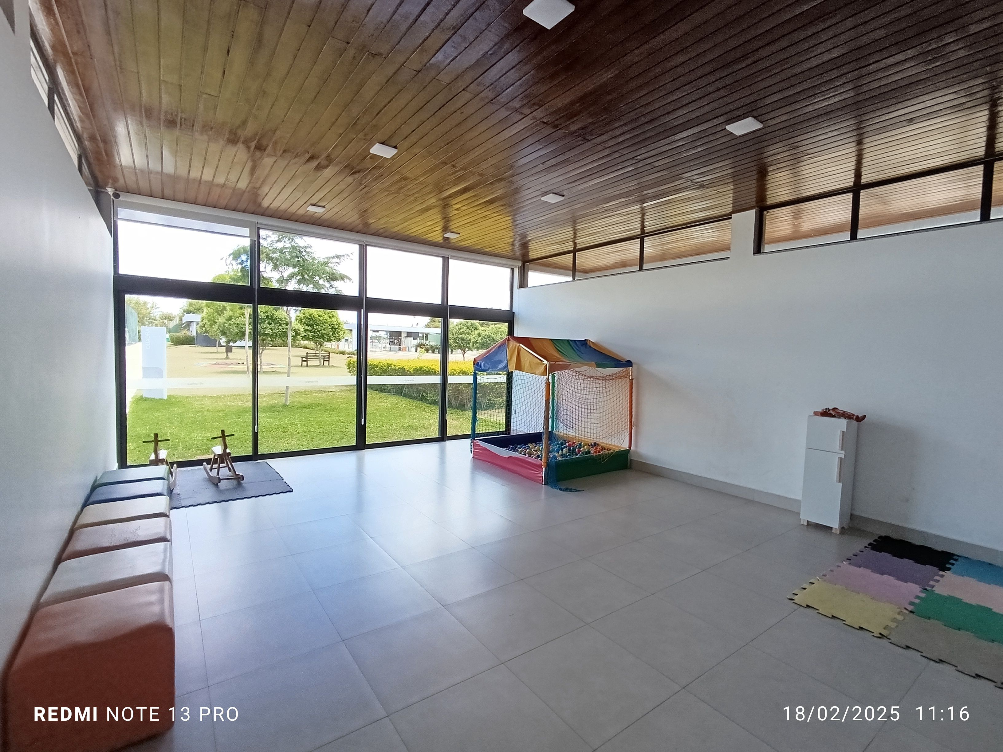 Casa 3 suítes, sala cozinha e gourmet com planejados alto padrão Alphaville II condomínio com infraestrutura completa de lazer - foto 11