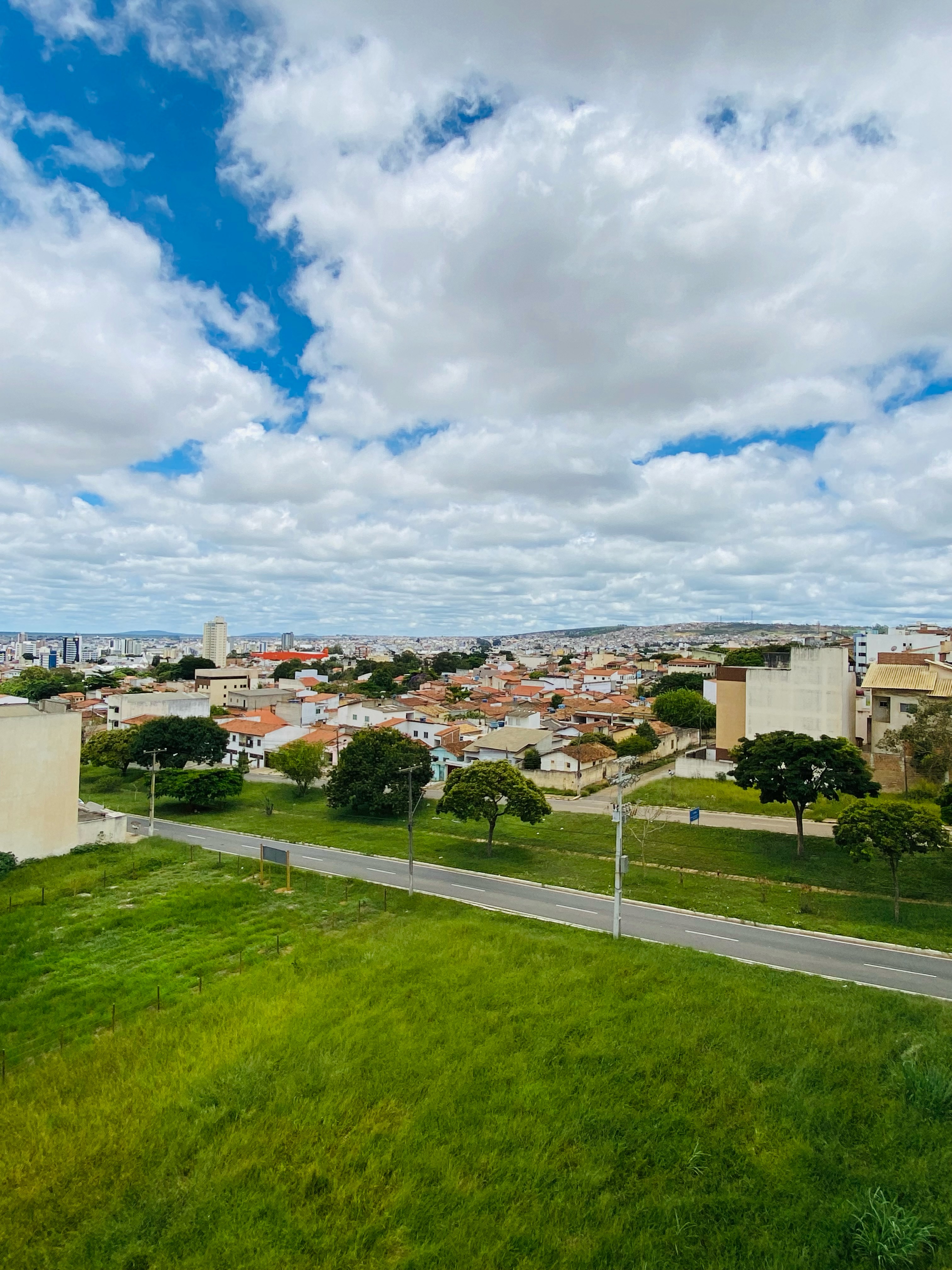 Vendo excelente apartamento de 3 quartos sendo 1 suíte, todo mobiliado, 103M² + 2 Elevadores no Candeias, Vitória da Conquista, BA - foto 11
