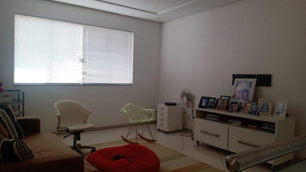 Casa com 3 suítes , 2 salas  em excelente localização à venda, Recreio próximo ao centro da cidade, Vitória da Conquista, BA - foto 11