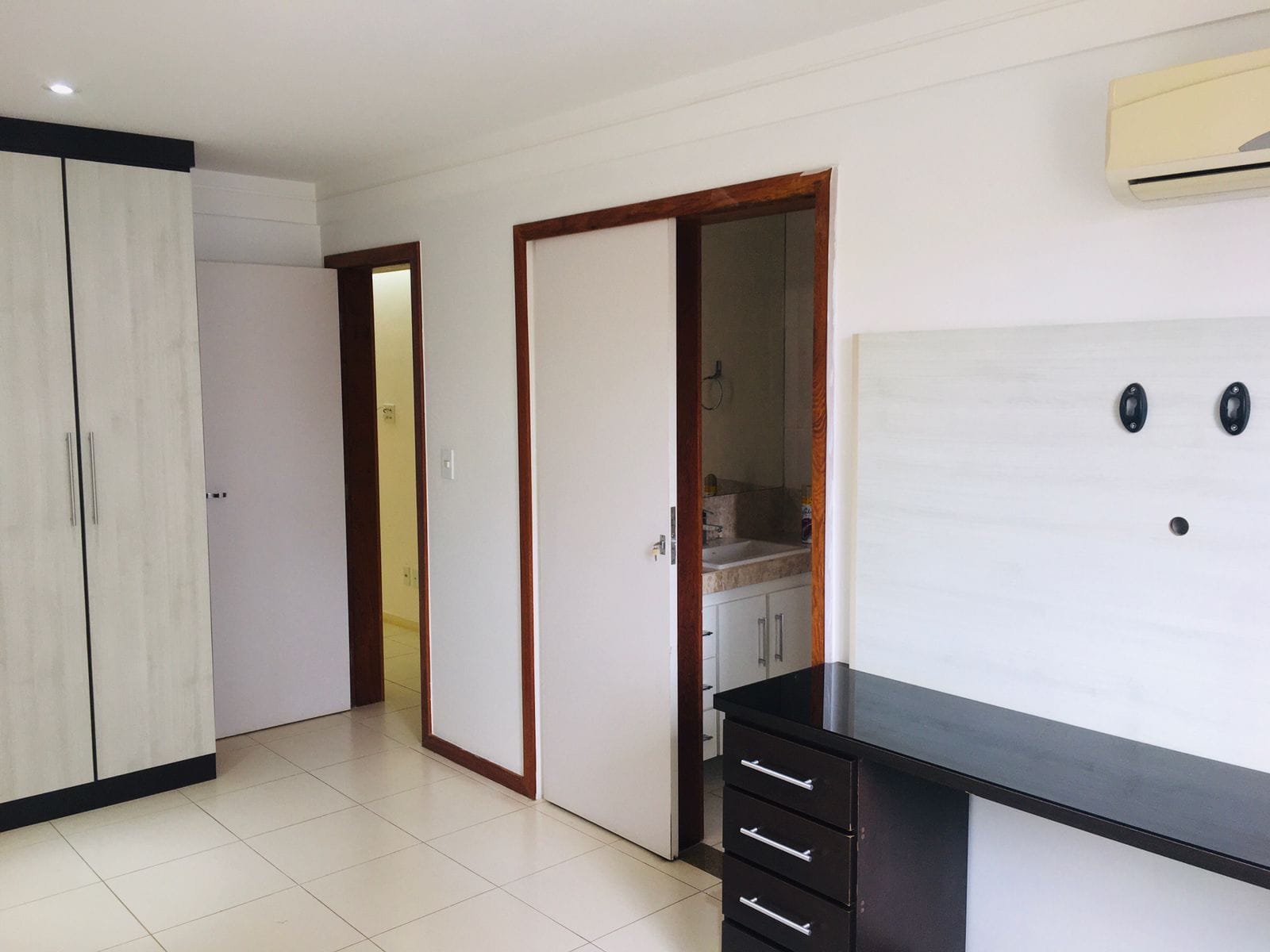 Apto de 3 quartos com suite e 2 semi suítes, dependência completa, 3 VAGAS COBERTAS , lazer completo com piscina aquecida, Candeias - Vitória da - foto 11