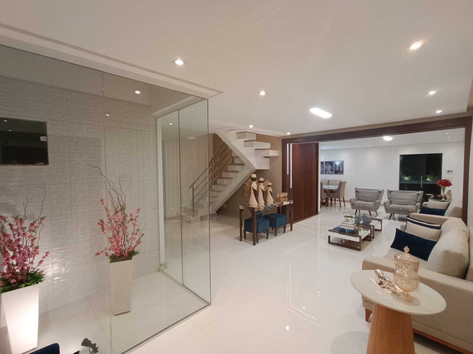 Casa com 5 quartos sendo 3 suítes, área gourmet com jacuzzi, piscina aquecida, em Bairro Boa Vista, Vitória da Conquista, BA - foto 2