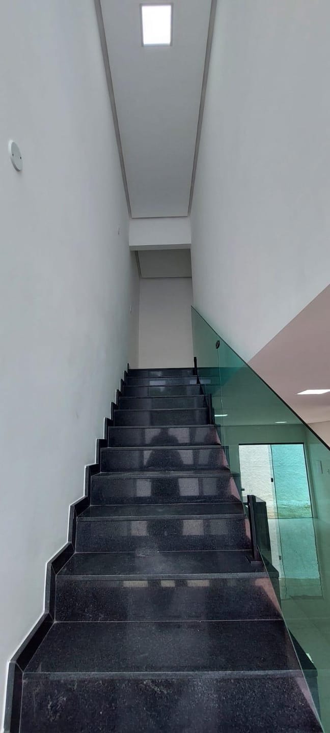 Casa duplex solta de 3 quartos sendo 1 suíte com closet e varanda, garagem coberta à venda, Boa Vista, Vitória da Conquista, BA - foto 12