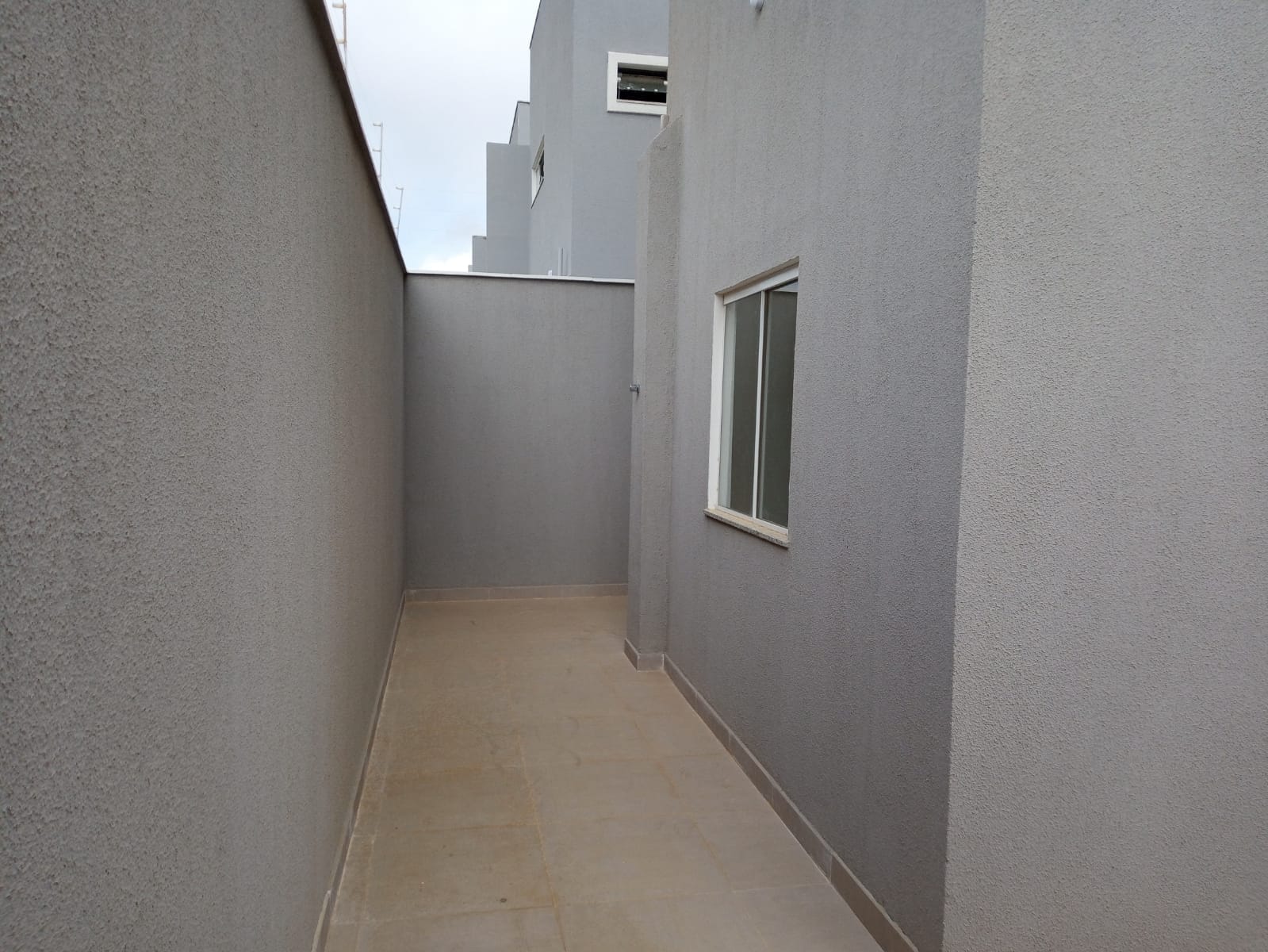 Casa duplex  3 suítes  sendo 1 com closet e outra com varanda + vaga de garagem para 4 carros com 143 m²  no Alto da Boa Vista, Vitória da Conqui - foto 12