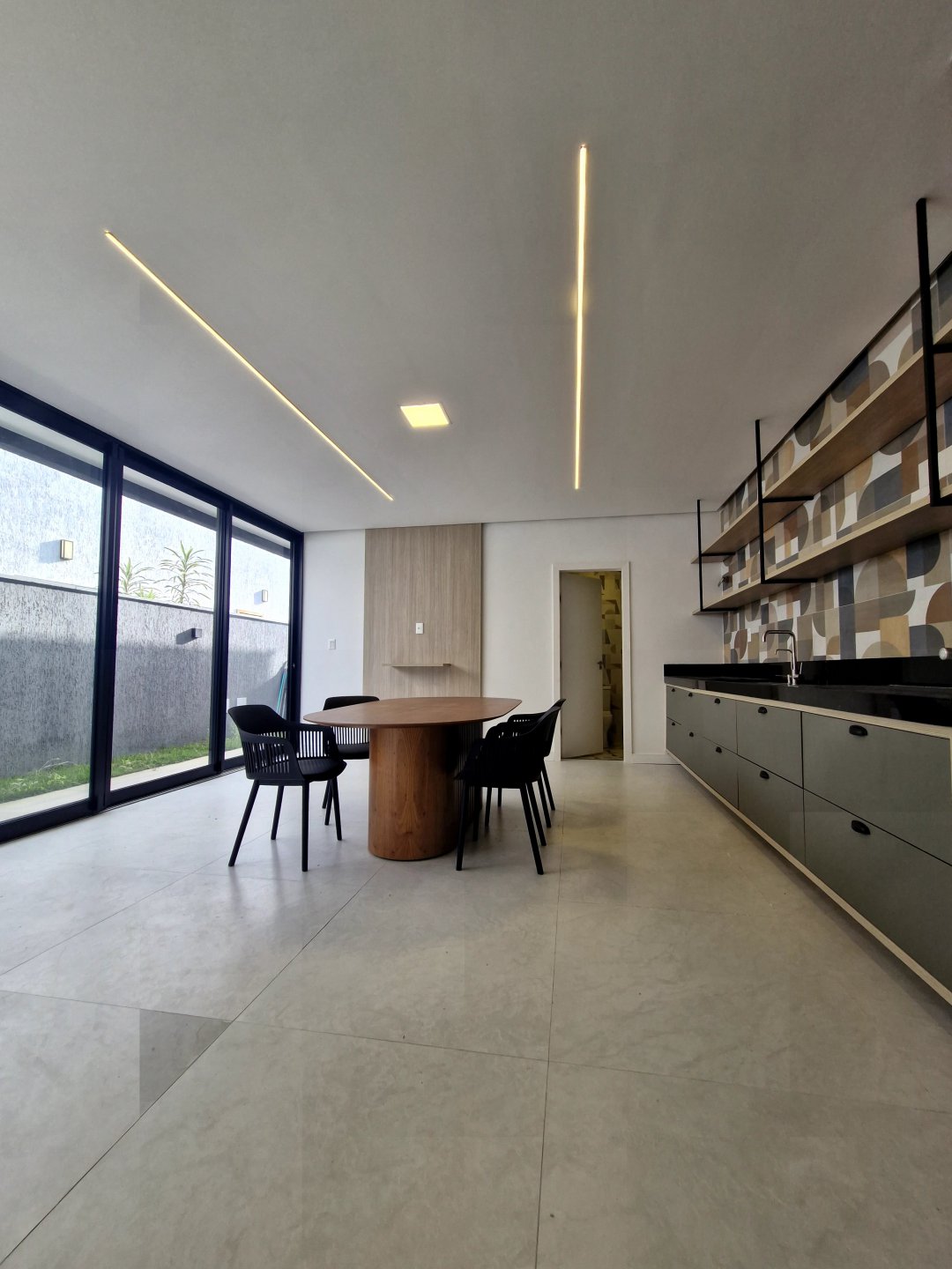 Casa Nova no Alphaville 1 com Planejados, terreno de 388 m²,  Bairro Universidade, Vitória da Conquista BA. - foto 11