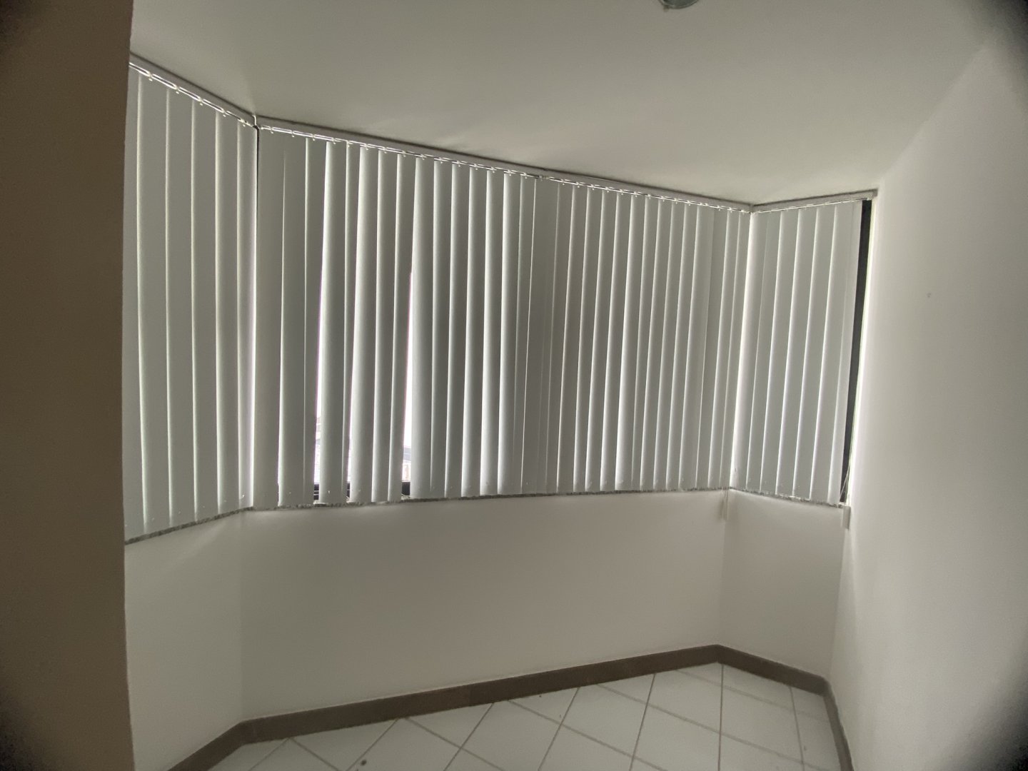 Excelente Apartamento 1º andar, 3/4 com suite, para Locação – Edifício Portal Brasil, Bairro Candeias, em Vitória da Conquista, Bahia - foto 11